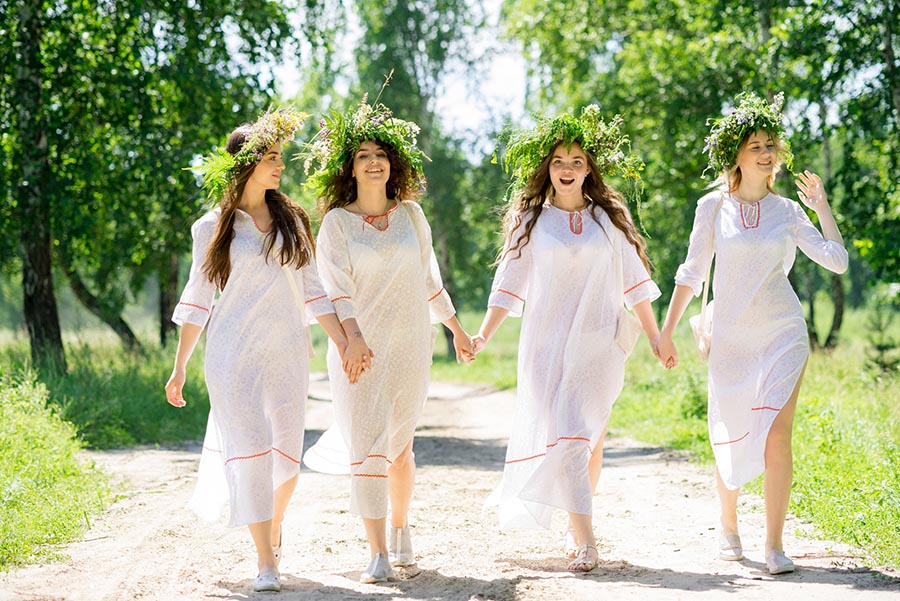 Slavic girls in Dookie di Cascias