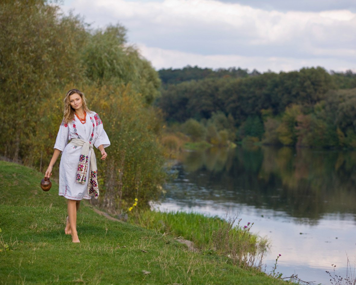 Nude girl Slavic women in Dookie di Cascias