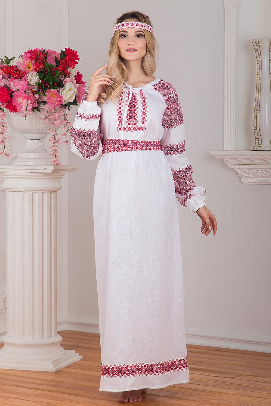 Women in Slavic costumes in Dookie di Cascias