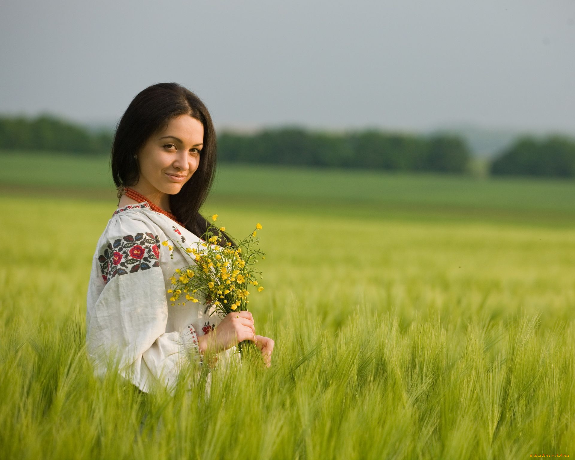 Women in Slavic costumes in Dookie di Cascias